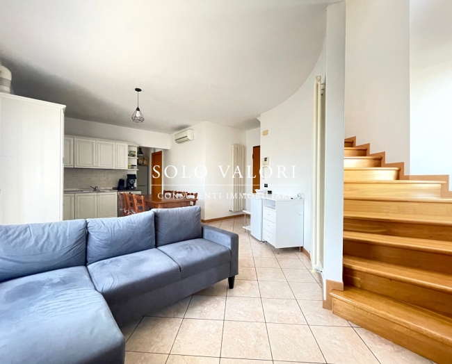 Appartamento su due livelli in frazione di Resana &ndash; Rif. A807