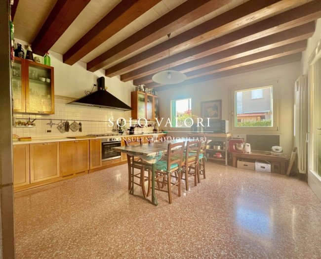 Spaziosa BIFAMILIARE a Galliera Veneta - Rif. B454